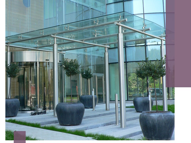 Навесы из стекла на заказ в Лыткарине — монтаж и установка